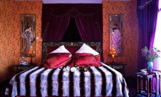 0719 徐悲鸿传_考易公务员培训