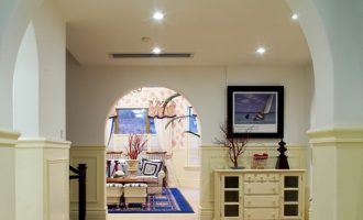 2019年领导讲话优秀范文：在中央政法委机关理论中心组学习扩大会上的讲话_2019年市司法局遴选公务员