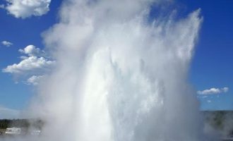 市政府秘书长勉励办公室职工：把不大不小的事情办周全，把不多不少的收入花舒坦，把不高不低的职位干无憾_自查自纠报告